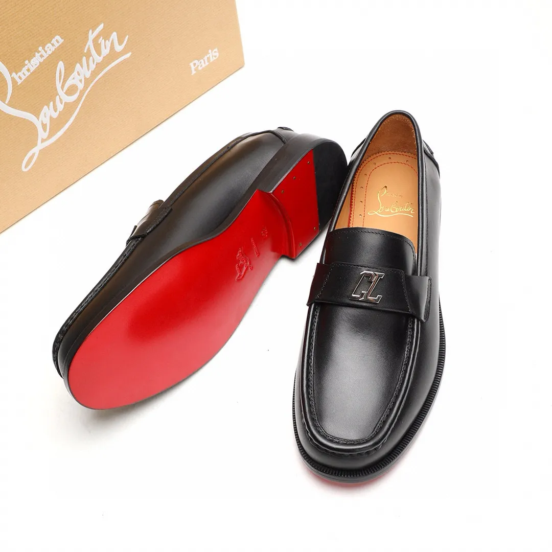 Batch 1,080 yuan 💰••New real shots••CL～High-end men’s 👔casual•loafers with red soles! ••🆑Genuine and top-quality goods from original orders ••✅💯 Purchase goods from top-quality original orders! Original imported patterned cowhide ➕Imported cowhide lining ➕Cowhide feet ➕Original leather outsole~🉑️Feel free to compare the authentic ones! Size: 38-44 (45.46.47 can be customized)